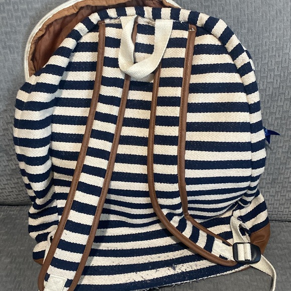 MUDD Backpack - Picture 2 of 2